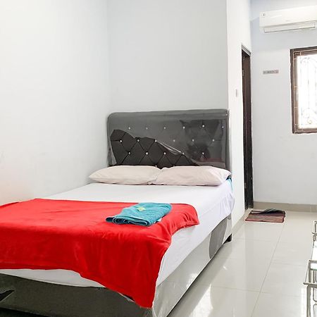 Penginapan Losmen Ayu Pamanukan Redpartner Pamanukan Hilir Экстерьер фото