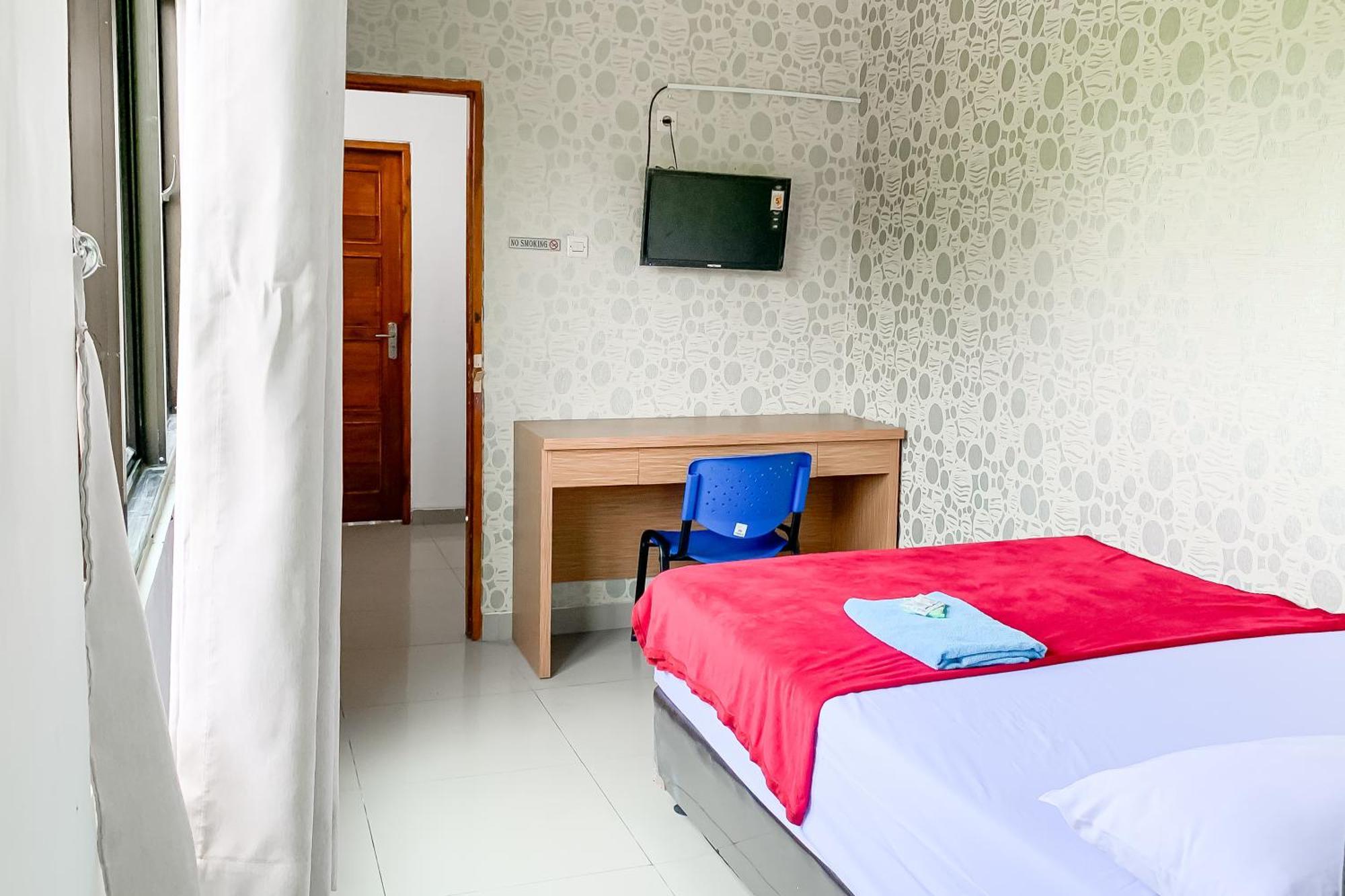 Penginapan Losmen Ayu Pamanukan Redpartner Pamanukan Hilir Экстерьер фото